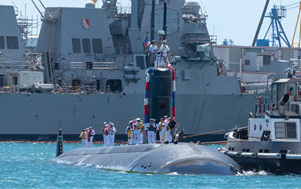 190422-N-KC128-001 PEARL HARBOR -- Los Angeles-Class fast-attack submarine USS Santa Fe (SSN 763) and its crew arrive at Joint Base Pearl Harbor-Hickam, after completing their latest deployment, April 22. (U.S. Navy Photo by Mass Communication Specialist 1st Class Daniel Hinton)